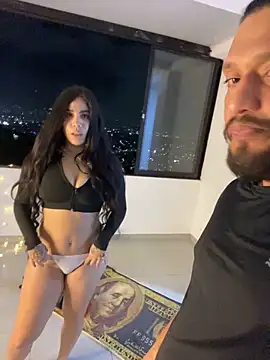 Snapshot of Cuteandhornyy chatting on 03/13/26, 04:52 Cuteandhornyy online show from 03/13/26, 04:52