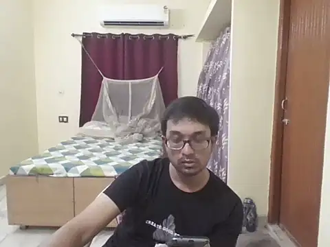 Snapshot of THE_NAKED_BOY chatting on 06/21/26, 03:03 THE NAKED BOY online show from 06/21/26, 03:03