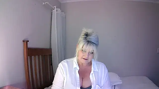 Miahotmilf online show from 01/25/25, 07:49