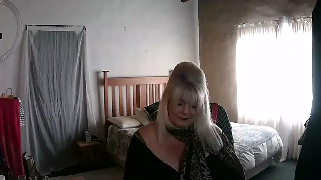 Miahotmilf online show from 02/22/26, 04:27