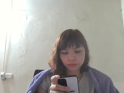 Angela-Eira online show from 12/21/25, 10:17