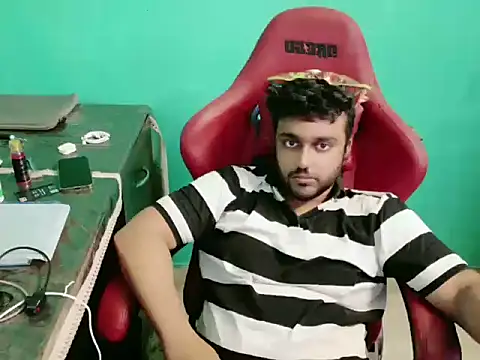 Snapshot of telugu_boy_ chatting on 10/17/25, 03:53 telugu boy  online show from 10/17/25, 03:53