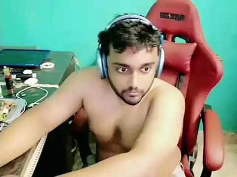 Snapshot of telugu_boy_ chatting on 10/18/25, 04:15 telugu boy  online show from 10/18/25, 04:15