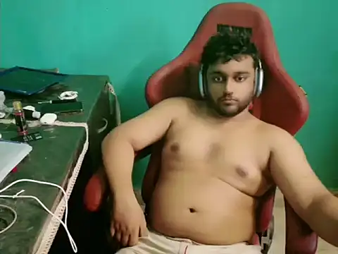 Snapshot of telugu_boy_ chatting on 10/19/25, 11:11 telugu boy  online show from 10/19/25, 11:11