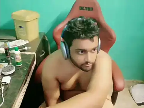 Snapshot of telugu_boy_ chatting on 10/23/25, 12:43 telugu boy  online show from 10/23/25, 12:43