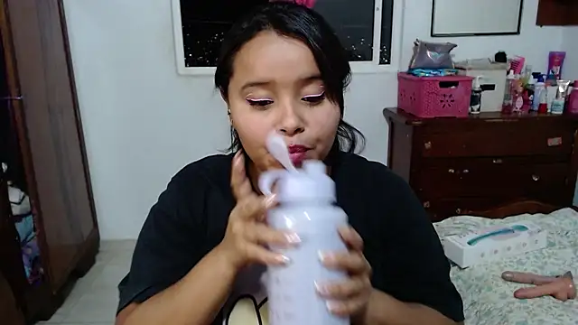 Snapshot of AINARA__STONE chatting on 12/30/24, 01:04 AINARA  STONE online show from 12/30/24, 01:04