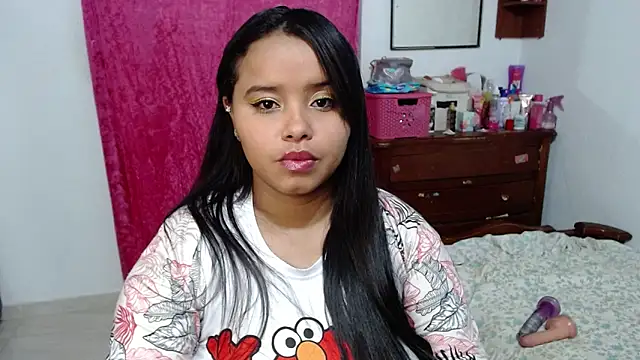 Snapshot of AINARA__STONE chatting on 12/31/24, 05:44 AINARA  STONE online show from 12/31/24, 05:44