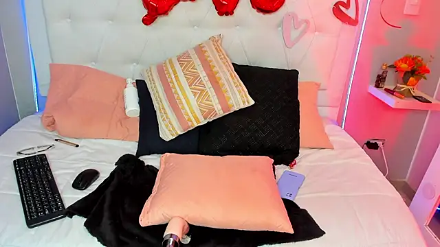 Snapshot of AINARA__STONE chatting on 02/15/25, 01:31 AINARA  STONE online show from 02/15/25, 01:31