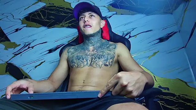 Kevin22 222 online show from 02/05/25, 01:47