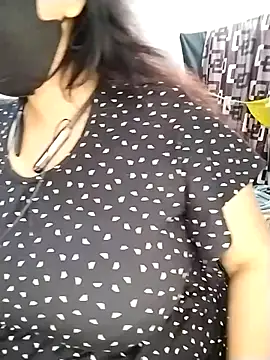 Snapshot of Tishani chatting on 03/17/26, 05:11 Tishani online show from 03/17/26, 05:11