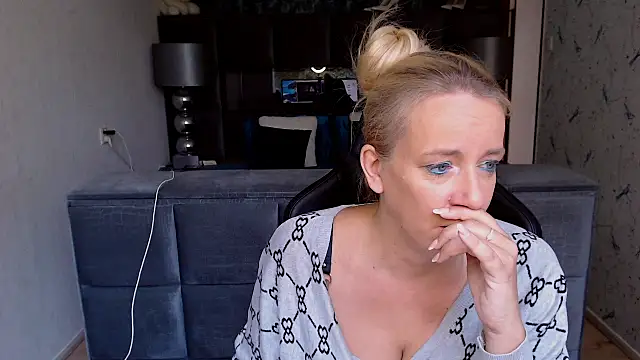 Wendysexyx online show from 09/25/25, 07:12