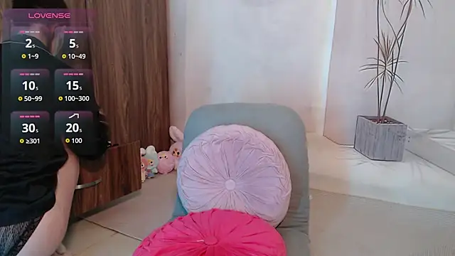 Baby Claraa online show from 11/24/25, 06:46