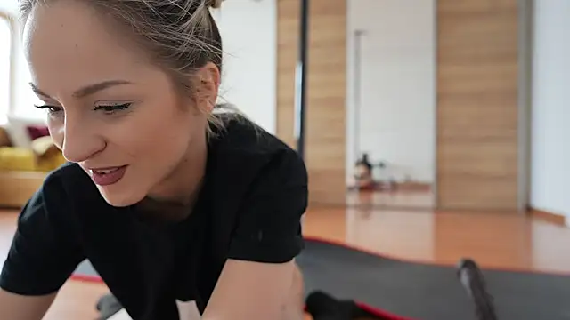 missdaisydiamond777 online show from 02/21/25, 10:28