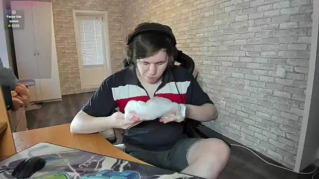 iliaskrislove online show from 03/18/25, 02:15