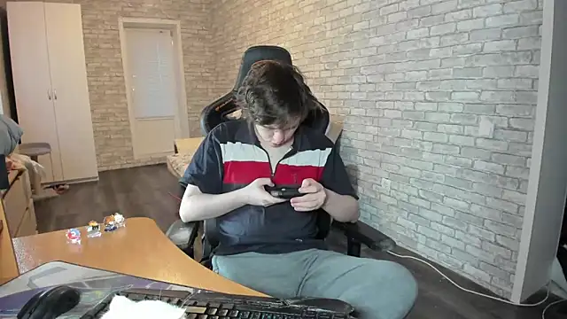 iliaskrislove online show from 03/23/25, 02:15