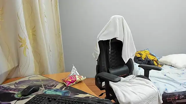 iliaskrislove online show from 10/01/25, 02:45