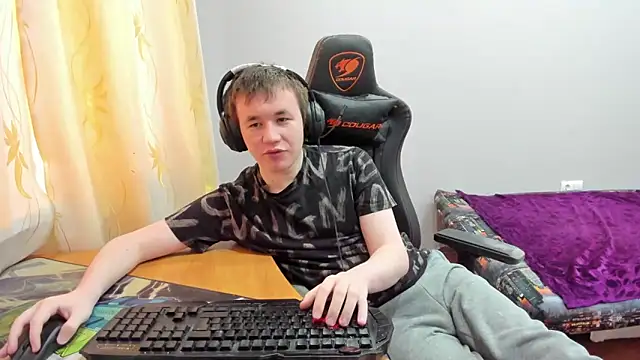 iliaskrislove online show from 12/22/25, 10:34