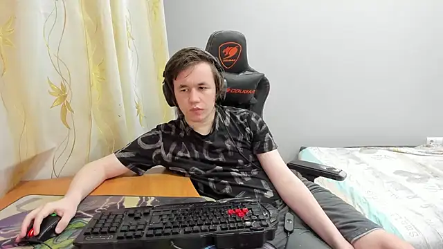 iliaskrislove online show from 04/15/26, 09:37