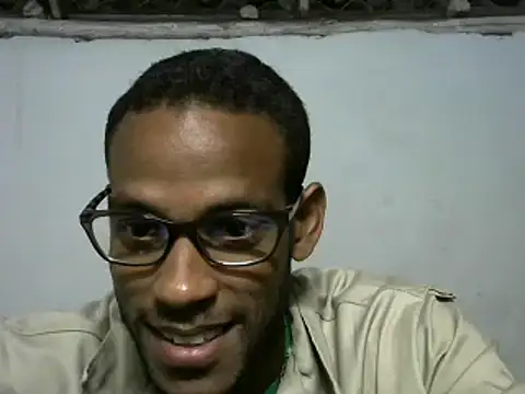 Snapshot of michel_sc chatting on 01/17/25, 05:00 michel sc online show from 01/17/25, 05:00
