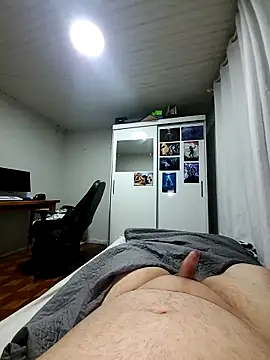 Snapshot of gordinhopp chatting on 05/18/26, 02:51 gordinhopp online show from 05/18/26, 02:51