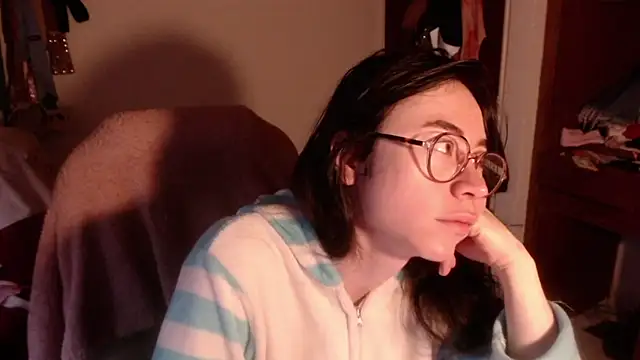 emily pearl  online show from 11/14/25, 10:47