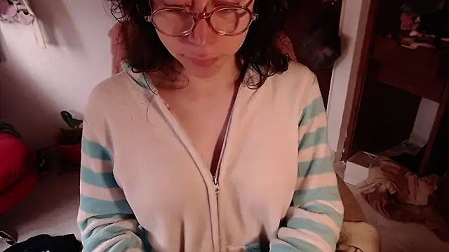 emily pearl  online show from 11/16/25, 12:22