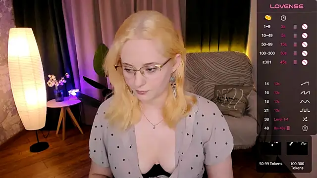 Aemilia  online show from 01/25/25, 12:16