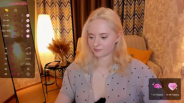 Aemilia  online show from 01/31/25, 09:59