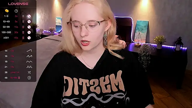 Aemilia  online show from 02/04/25, 09:28