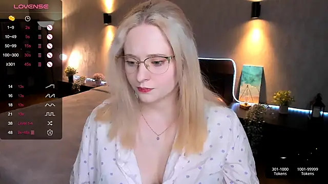 Aemilia  online show from 02/15/25, 09:27