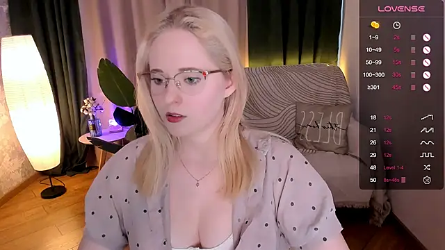 Aemilia  online show from 03/04/25, 08:57