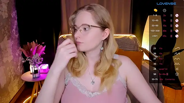 Aemilia  online show from 02/26/26, 07:40