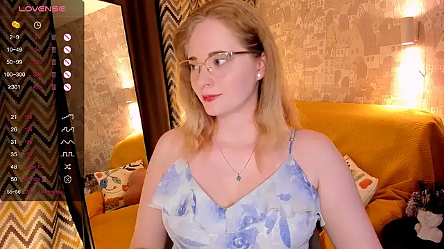 Aemilia  online show from 06/17/26, 08:39