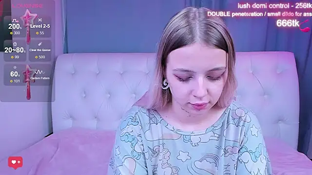 Alice Halle online show from 10/23/25, 09:19