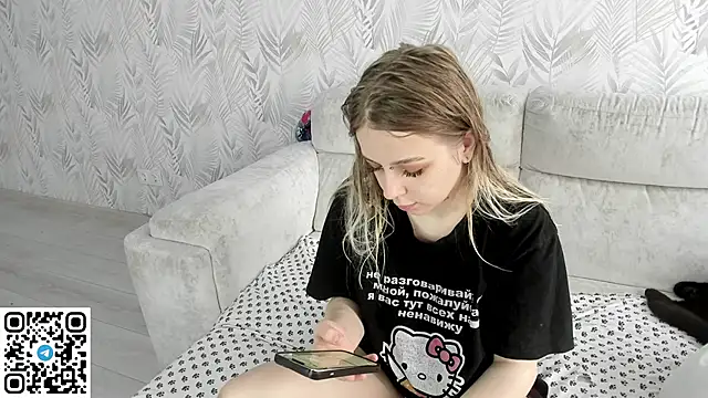 Alice Halle online show from 05/21/26, 07:48