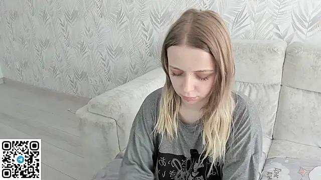 Alice Halle online show from 06/03/26, 07:00