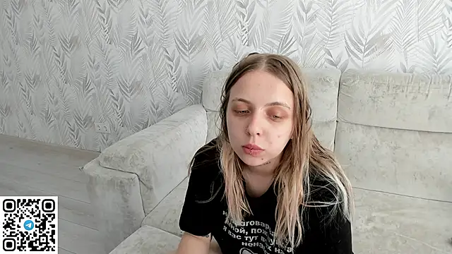 Snapshot of Alice_Halle chatting on 06/20/26, 03:09 Alice Halle online show from 06/20/26, 03:09