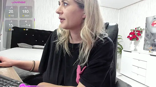 KattyeFox online show from 11/15/25, 10:26