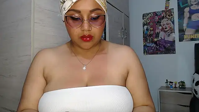 Snapshot of SWEETT_CORY chatting on 10/11/25, 01:38 SWEETT CORY online show from 10/11/25, 01:38