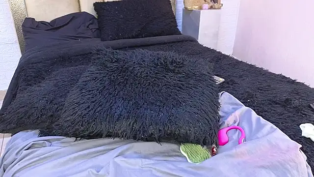 ximenawilliamss online show from 11/03/25, 11:22