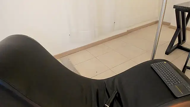 Barbara honey online show from 11/12/25, 01:00