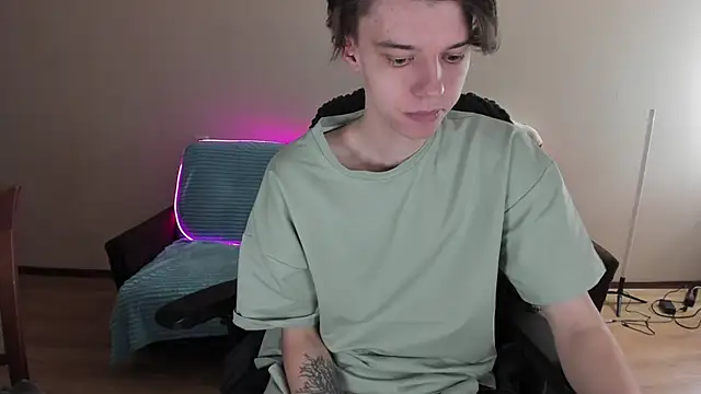 Snapshot of Liam_sexy1 chatting on 01/06/25, 04:58 Liam sexy1 online show from 01/06/25, 04:58