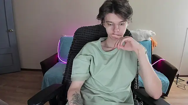 Snapshot of Liam_sexy1 chatting on 01/14/25, 02:11 Liam sexy1 online show from 01/14/25, 02:11