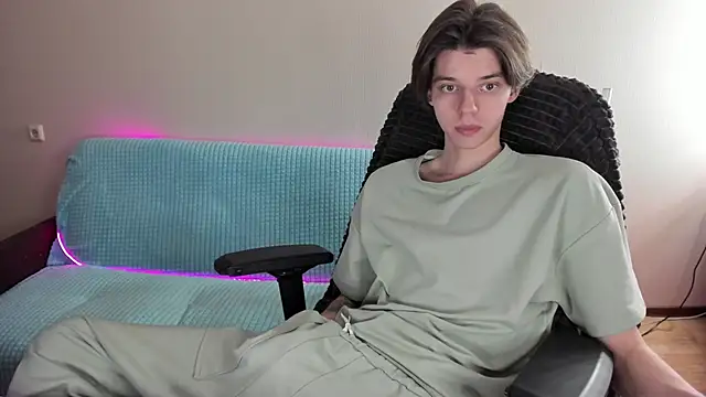 Snapshot of Liam_sexy1 chatting on 02/13/25, 02:20 Liam sexy1 online show from 02/13/25, 02:20