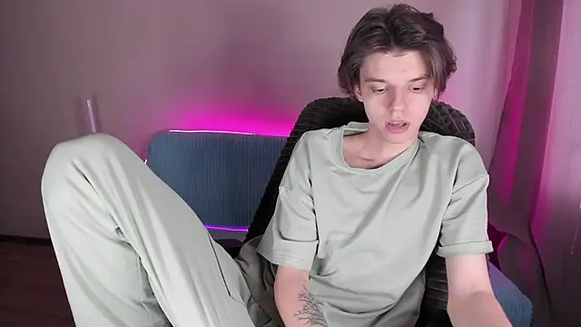 Snapshot of Liam_sexy1 chatting on 02/21/25, 02:06 Liam sexy1 online show from 02/21/25, 02:06