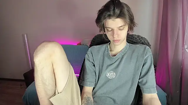 Snapshot of Liam_sexy1 chatting on 03/04/25, 08:13 Liam sexy1 online show from 03/04/25, 08:13