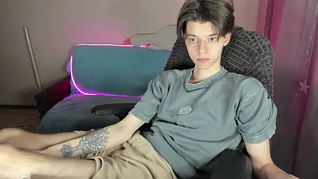 Snapshot of Liam_sexy1 chatting on 03/15/25, 08:04 Liam sexy1 online show from 03/15/25, 08:04