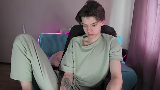 Snapshot of Liam_sexy1 chatting on 03/20/25, 08:20 Liam sexy1 online show from 03/20/25, 08:20