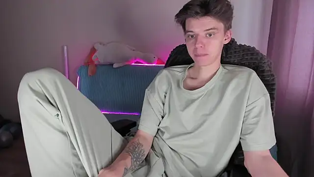 Snapshot of Liam_sexy1 chatting on 10/15/25, 08:25 Liam sexy1 online show from 10/15/25, 08:25