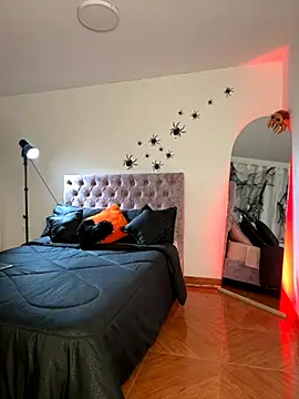 samantha evans2 online show from 10/24/25, 11:12